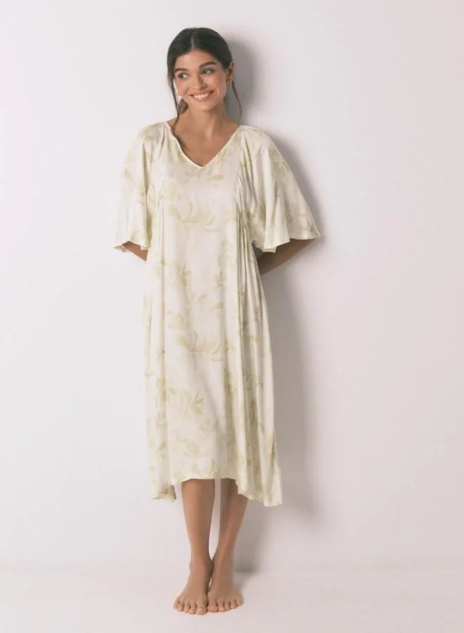 Long printed nightgown with wide sleeves